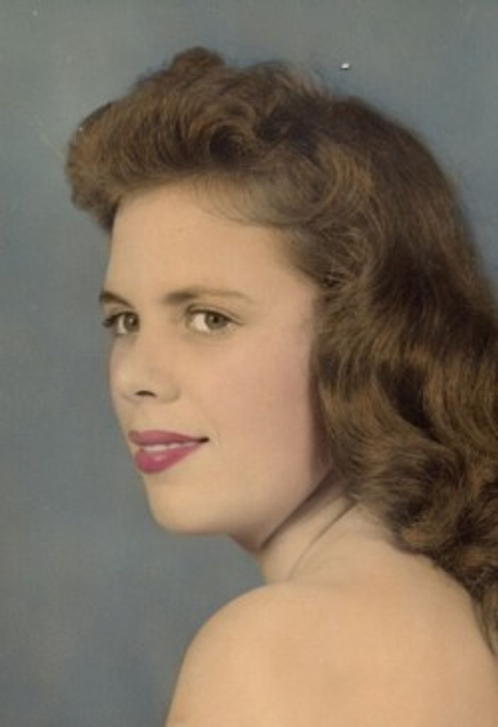 Helen Saucier Profile Photo