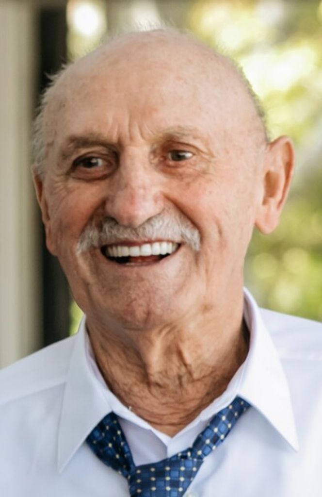 Manuel Pais Almeida Loureiro Profile Photo