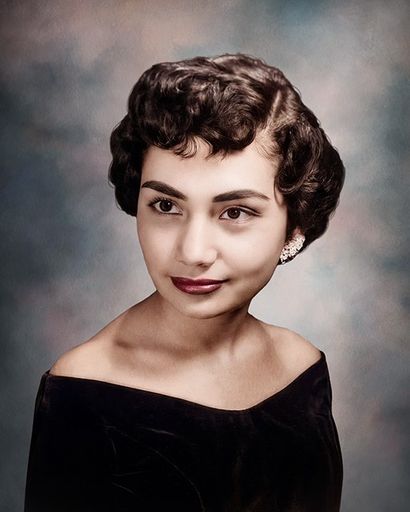 Virginia Flores's obituary image