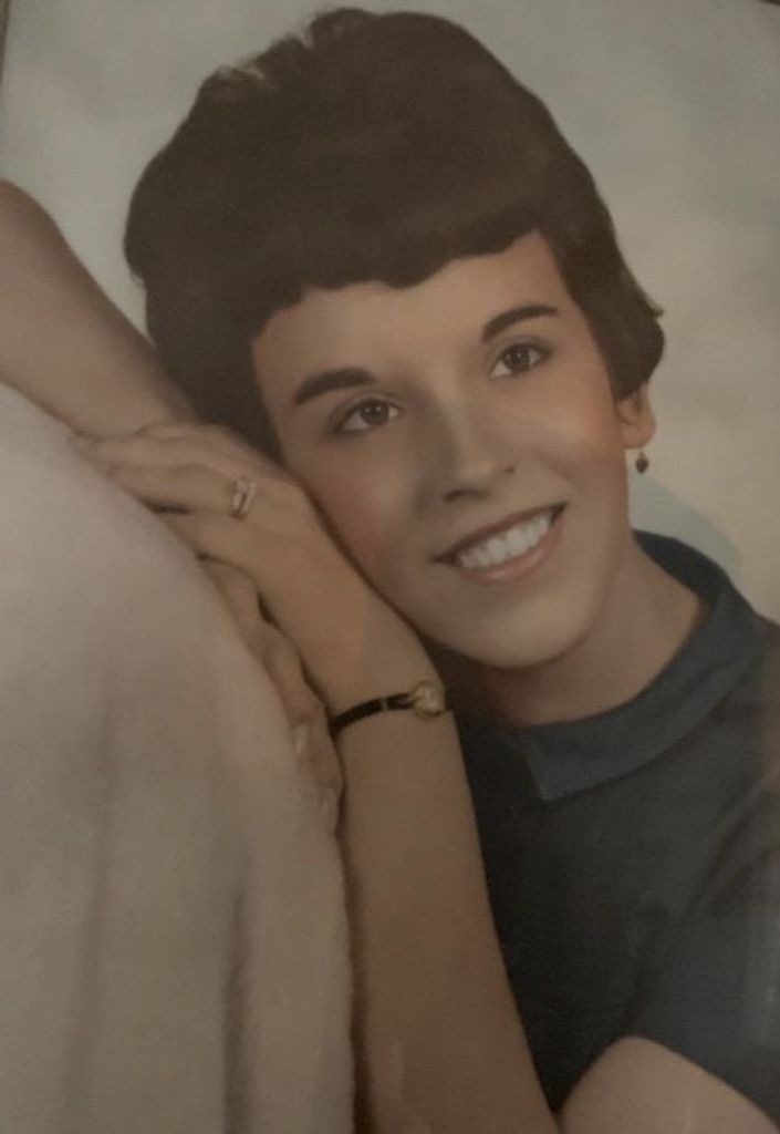 Gwendolyn Saunders Thurston