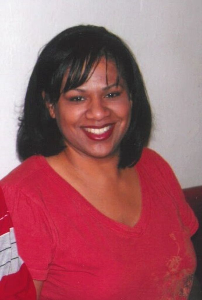 Tamara Lozano Rae Profile Photo