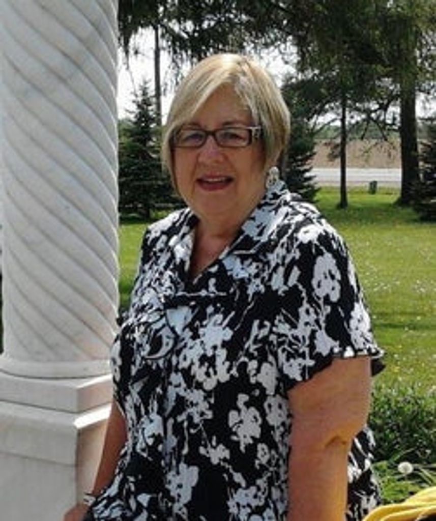 Saundra Kacho Profile Photo