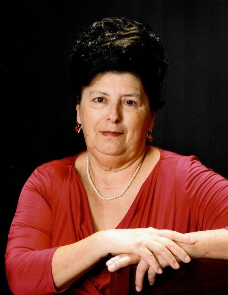 Maria Del Rosario Serrata