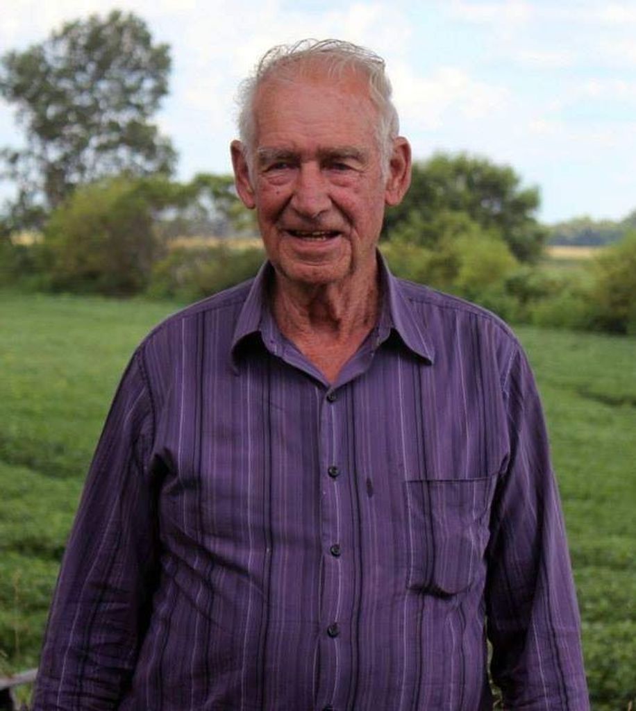 Vernon Helton