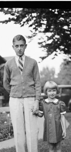 Dorothy Howard photo gallery thumbnail 1 of 4