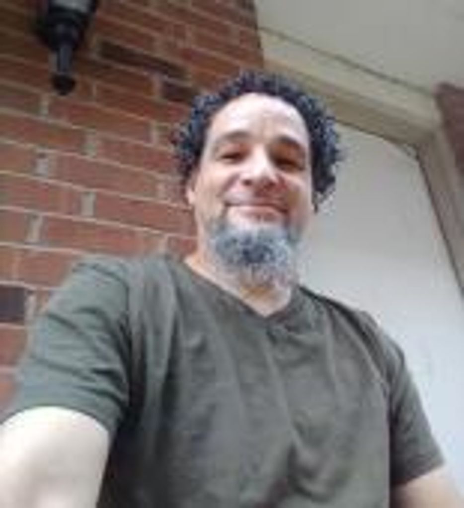 Ernesto Colon Profile Photo