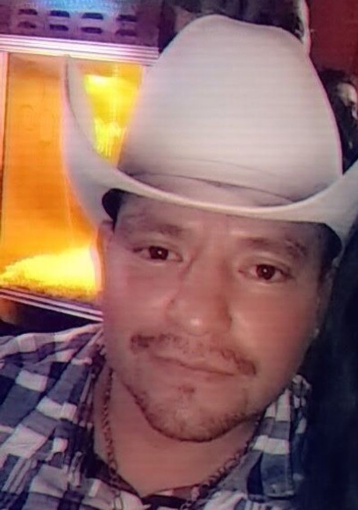 Alfredo Pesina Profile Photo