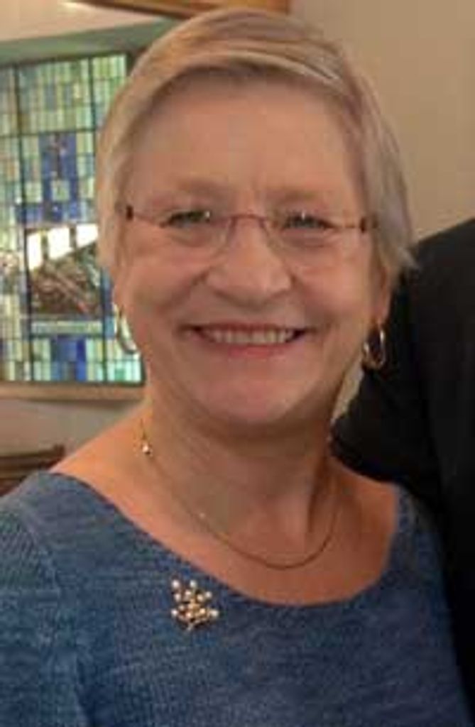 Suzanne Marie Squires Profile Photo