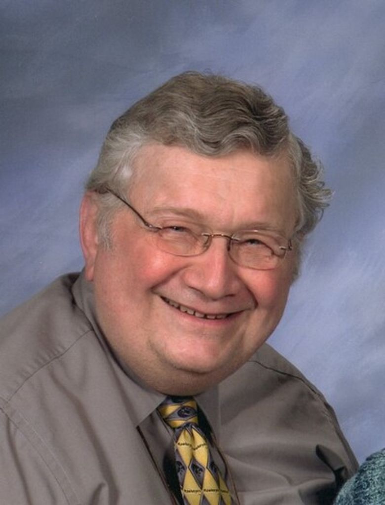 Dennis R. Dowell, Ofs