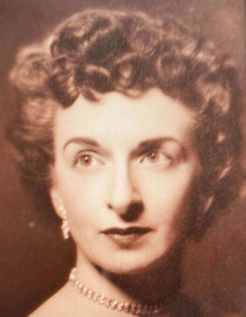 Jonnie "Maxine" Romsa