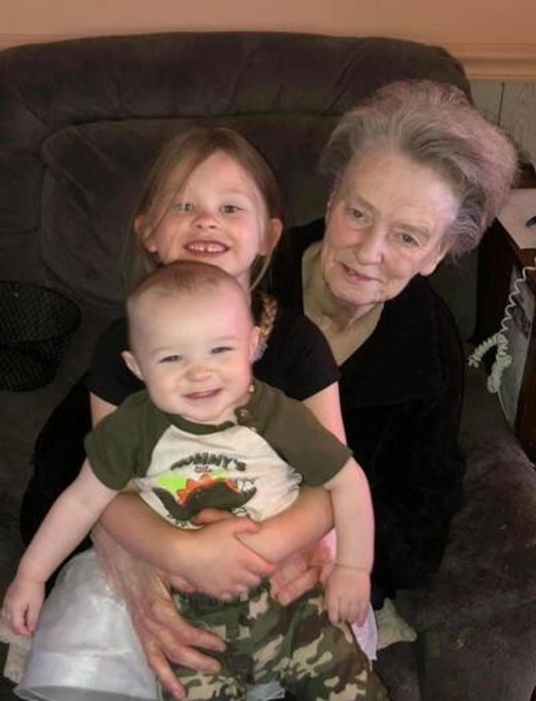 Joyce Leouses Profile Photo