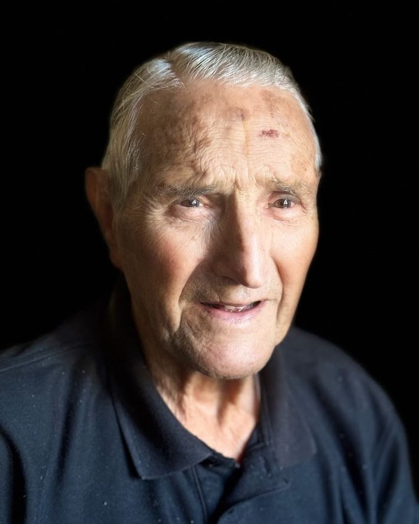 A.V. Looney Profile Photo