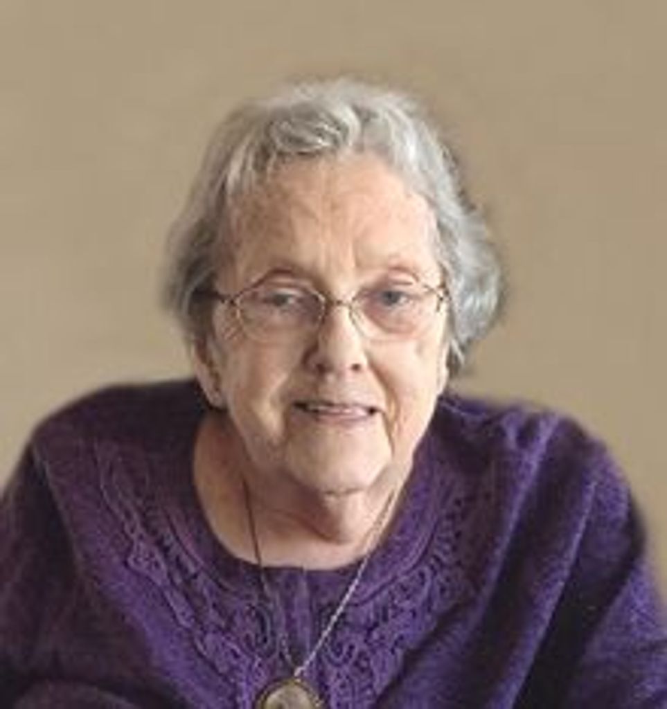 Mae Lyon