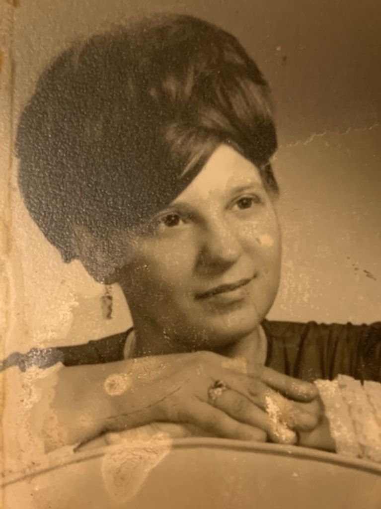 Rosalind M. Vecchitto Profile Photo