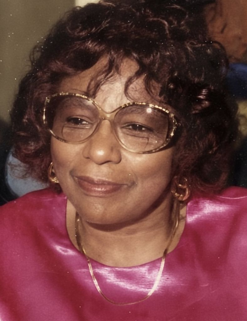Annie Joyce Holmes Profile Photo