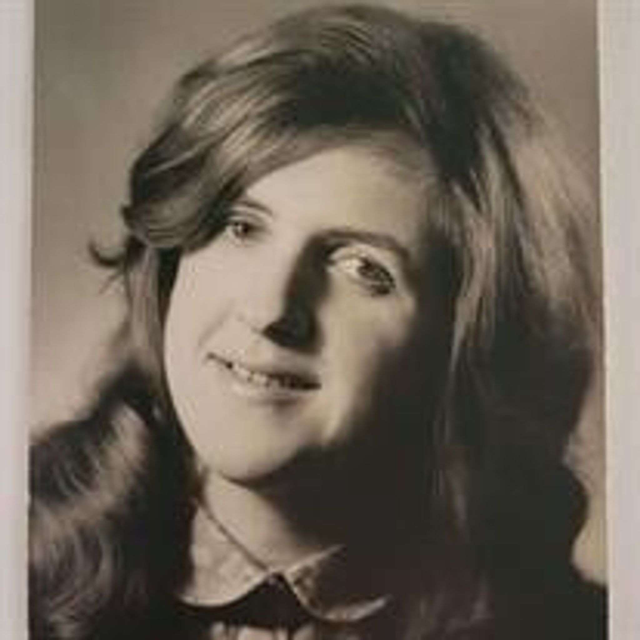 Anneliese Schnurr photo gallery image 1 of 2