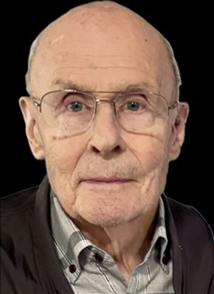 Robert "Bob" Gillett