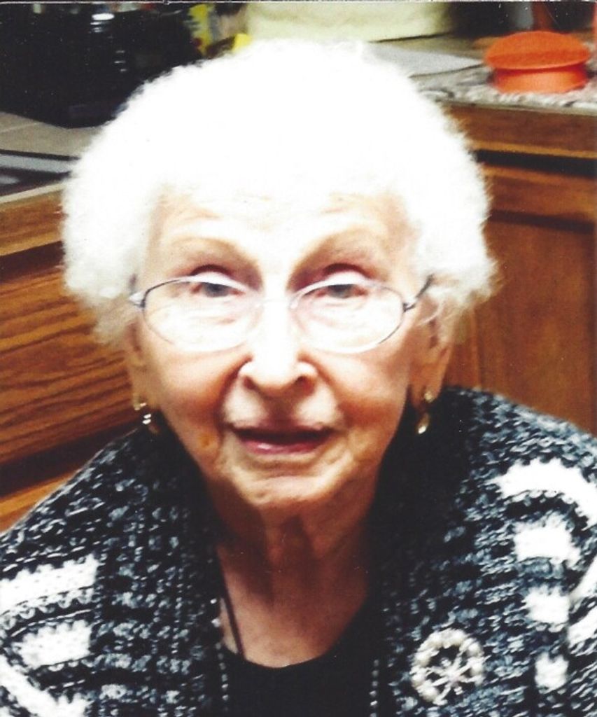 Lola Marie Lowry