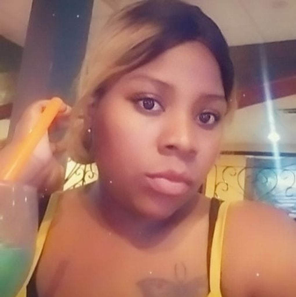 Charnelle Jalenise Thompson Profile Photo