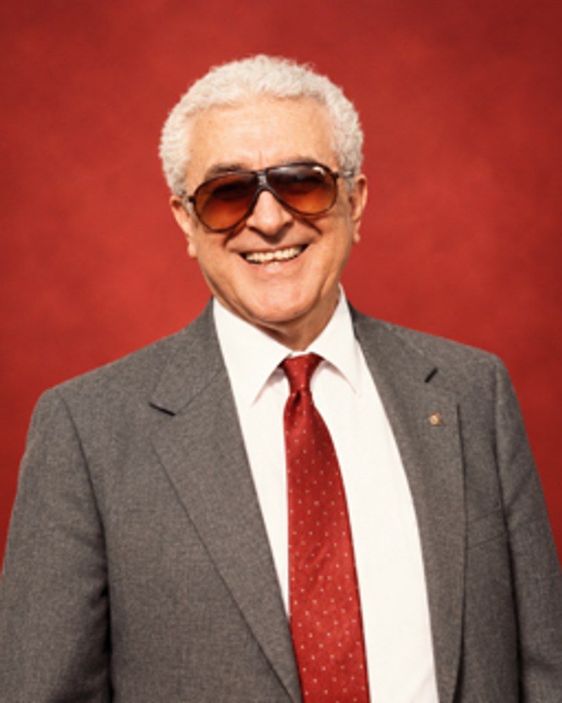Byron L. Eguiguren