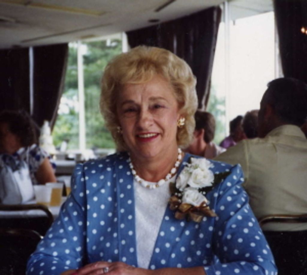 Leona  Mierkowski