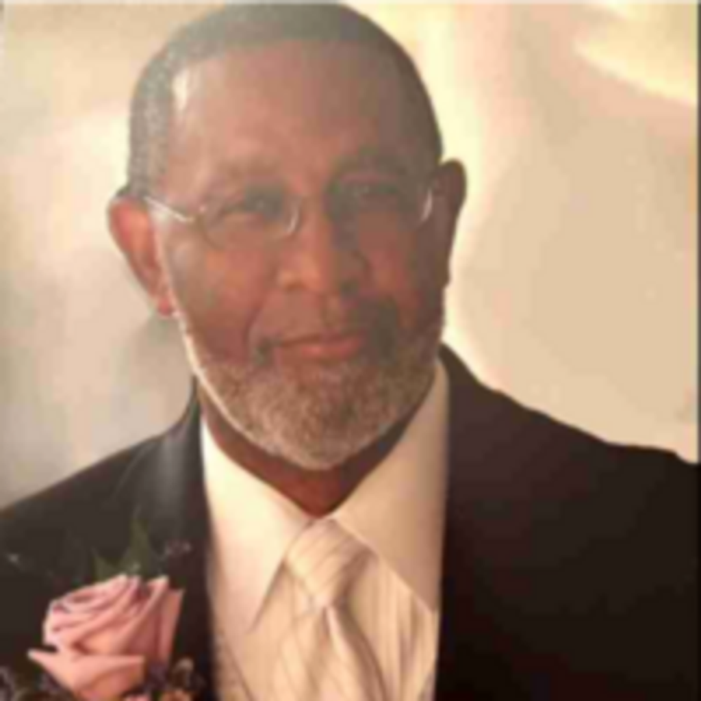 Robert Lewis Thomas Profile Photo