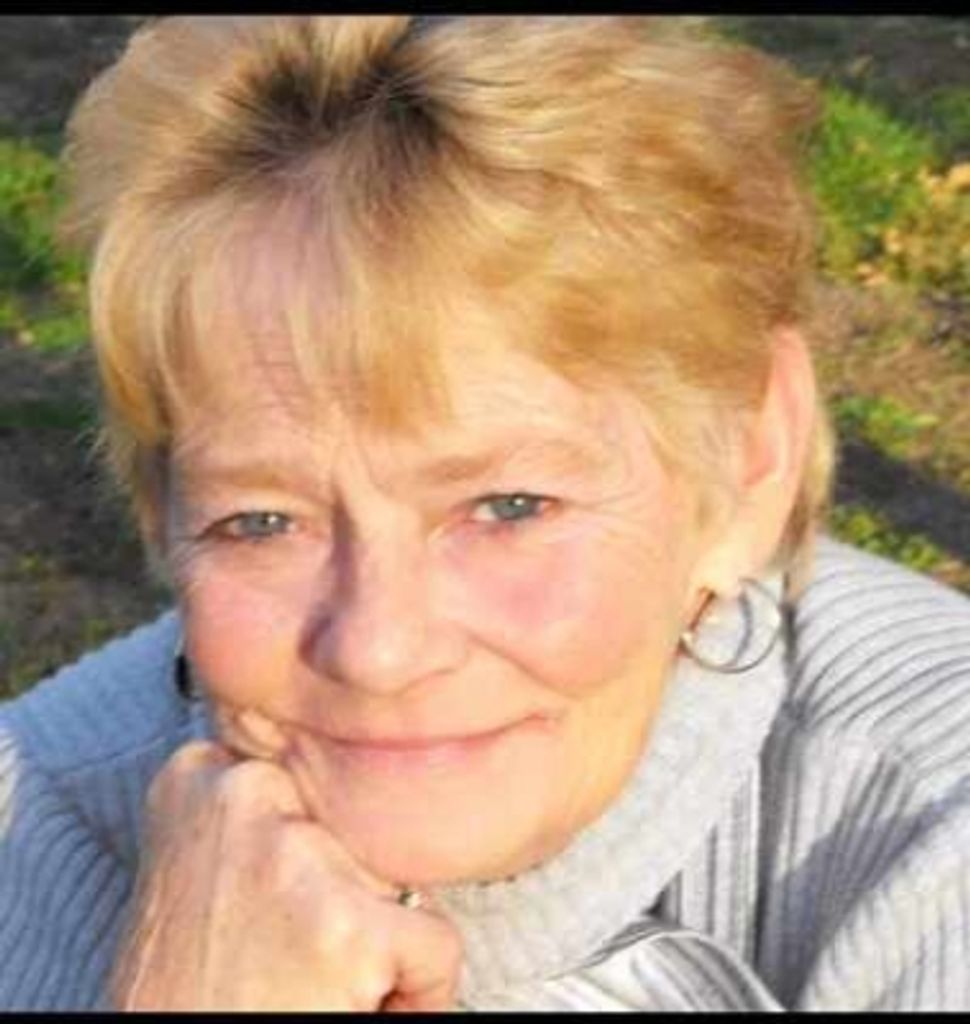 Emma Lee Harris Profile Photo
