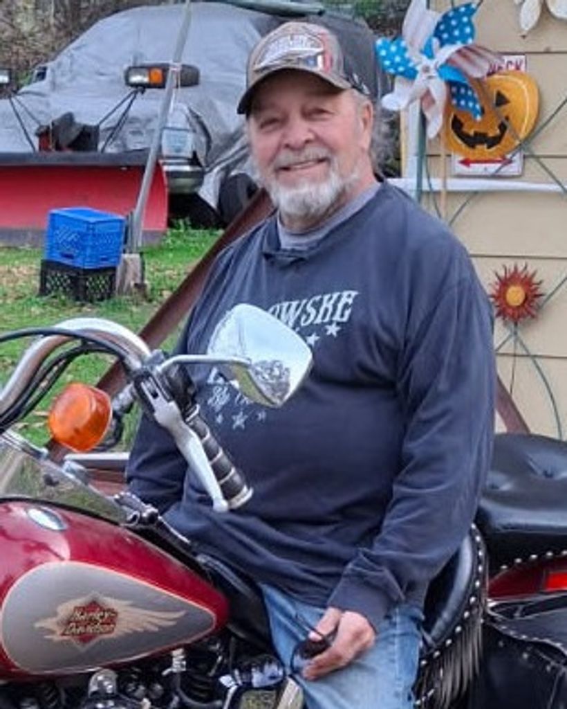 Tom Gordon Paulowske Profile Photo
