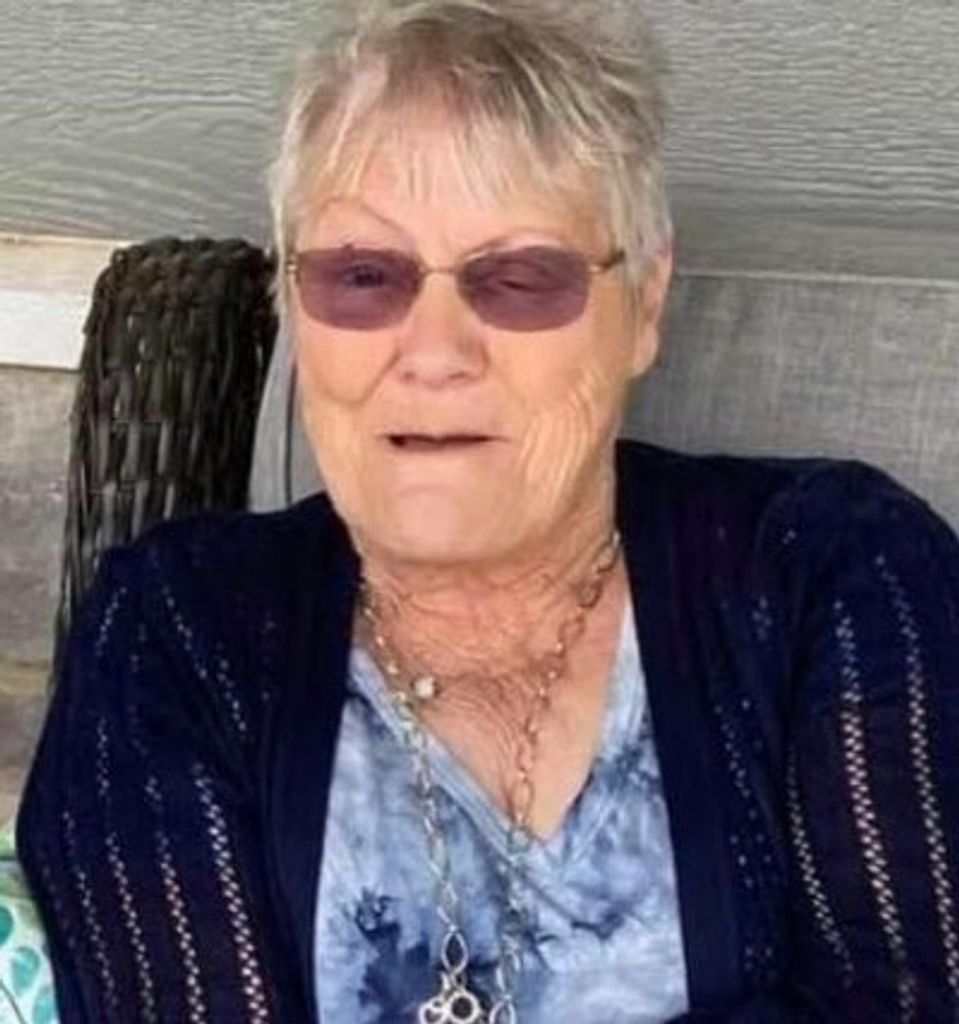 Julia Nell Tomlinson Profile Photo