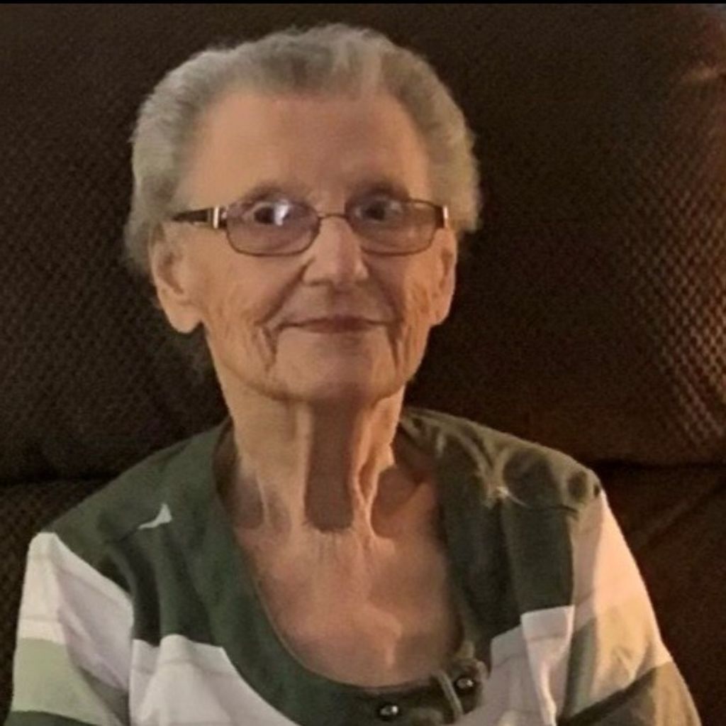 Genevieve (Wieczorek)  Parylak Profile Photo