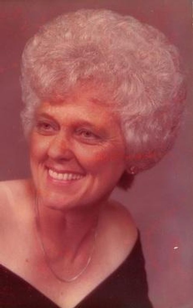 Lillian "Sis" Hammers