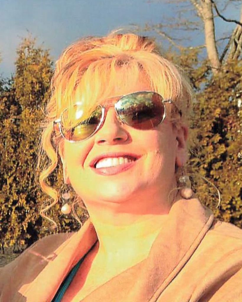 Tracy Janet Marien