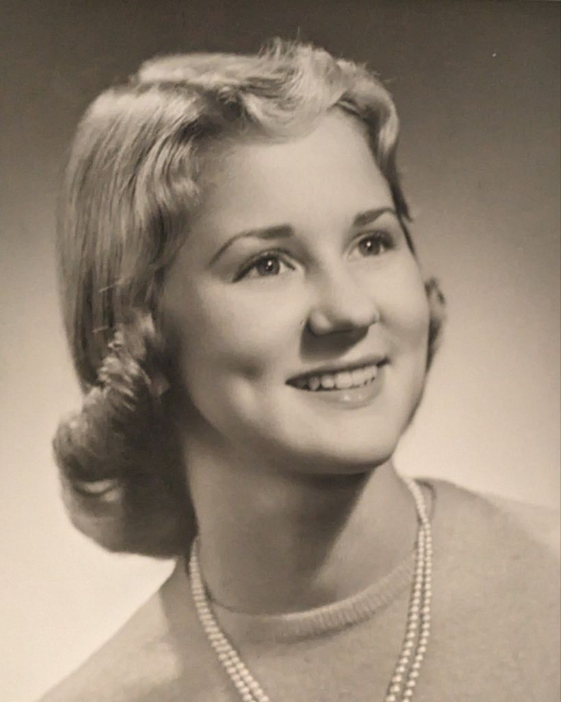 Carolyn Lucy Ring