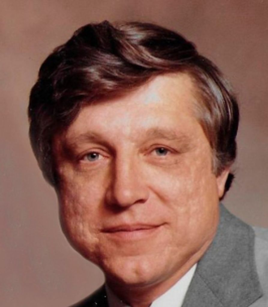 Thomas Lou Zakrzewski Profile Photo