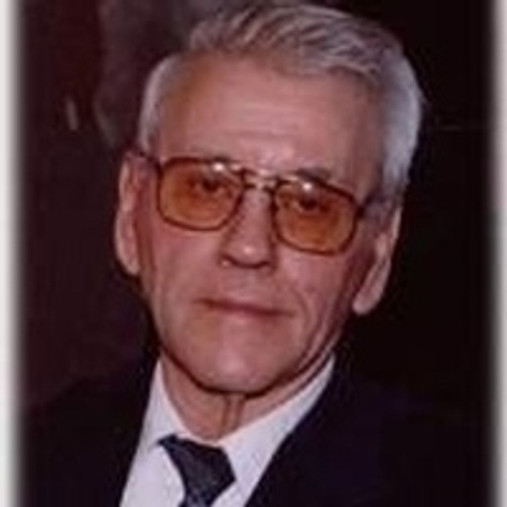 Curtis J Holt