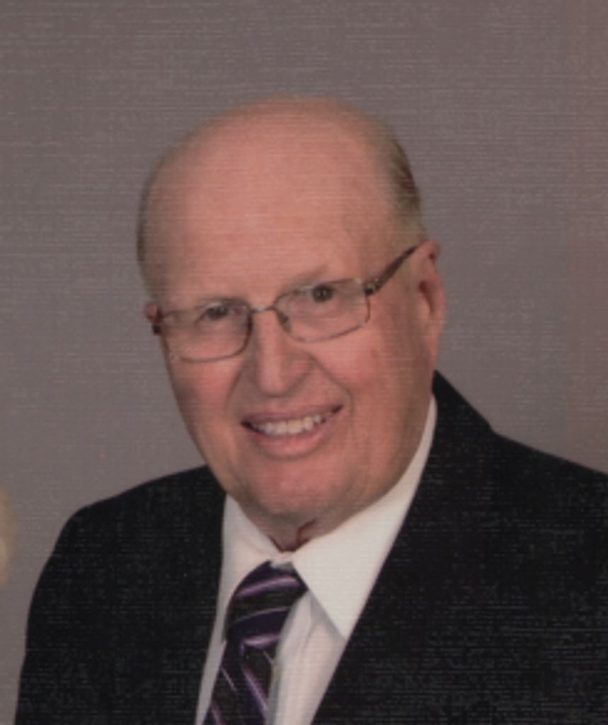 Larry Sven Holmstrom Profile Photo