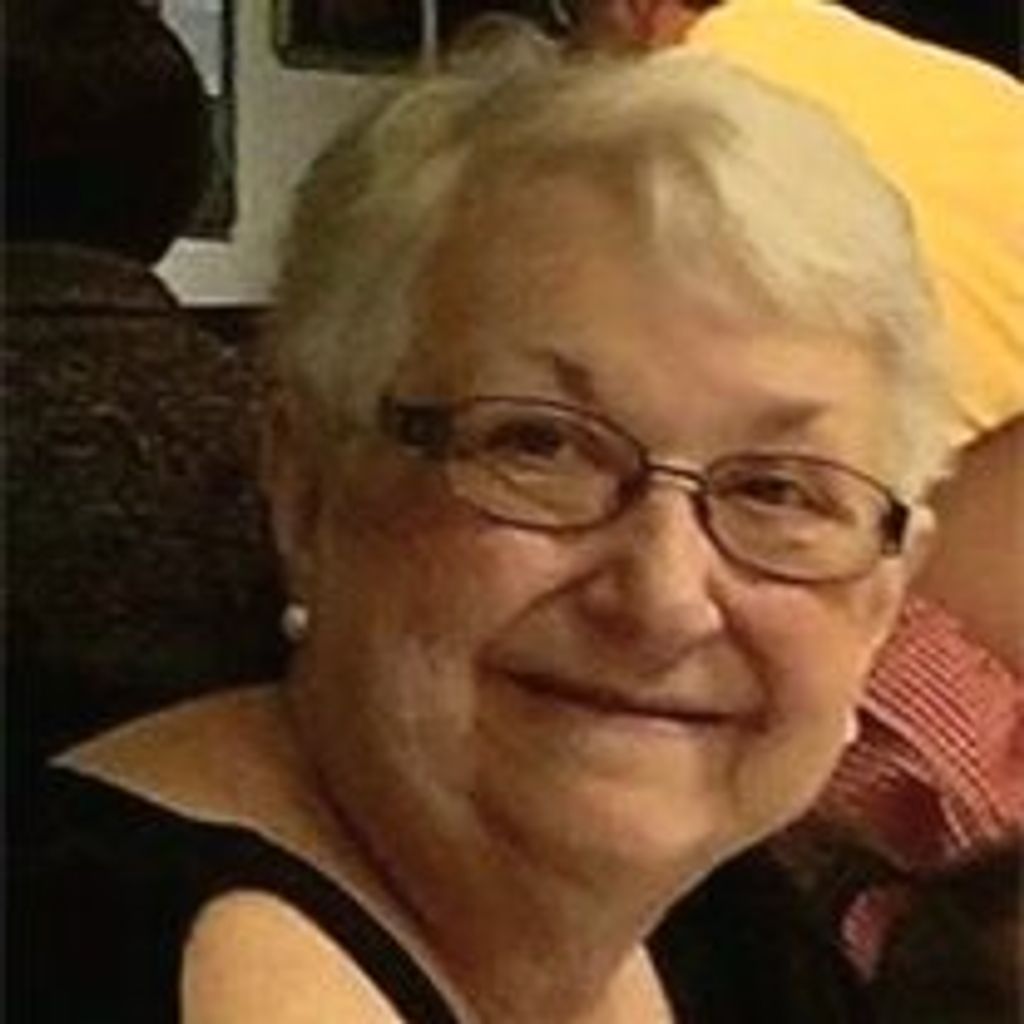 Carolyn (Naumec) Marchand