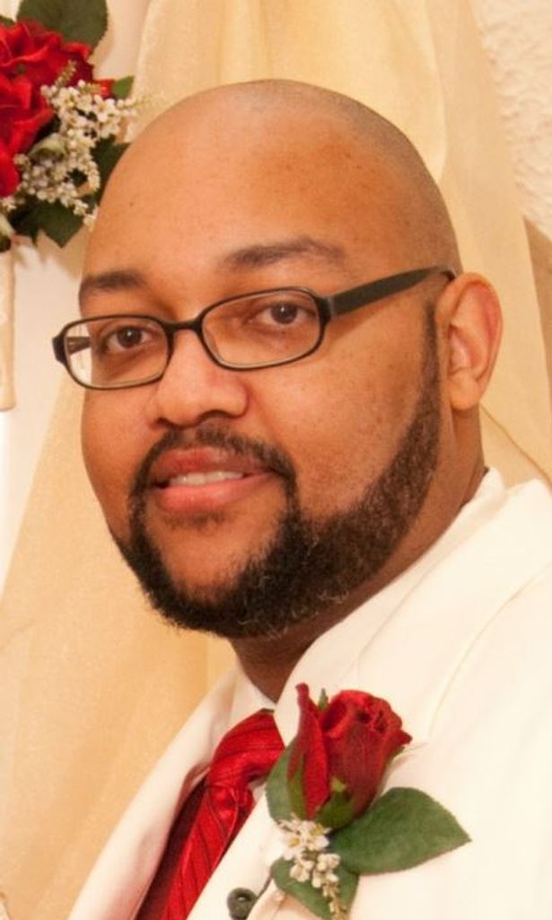 Louis  Tramaine Lindsay