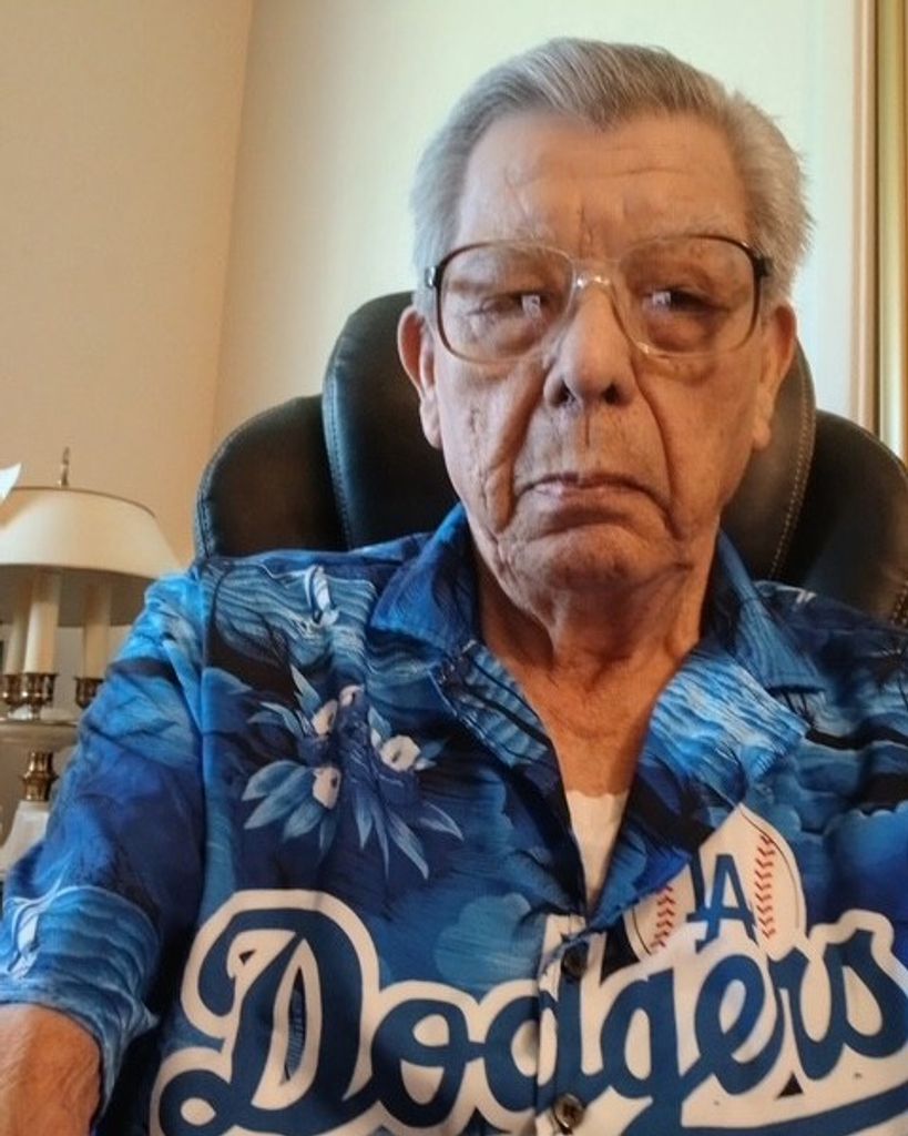 Luis D Flores Profile Photo