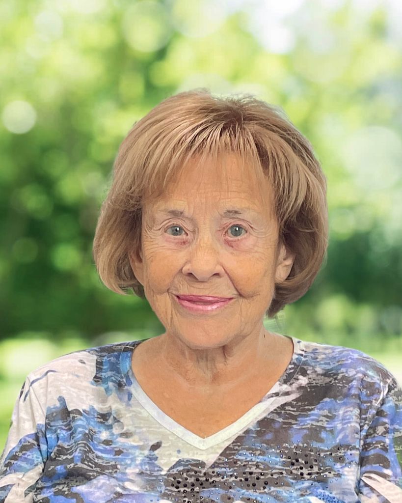 Esther Kennett
