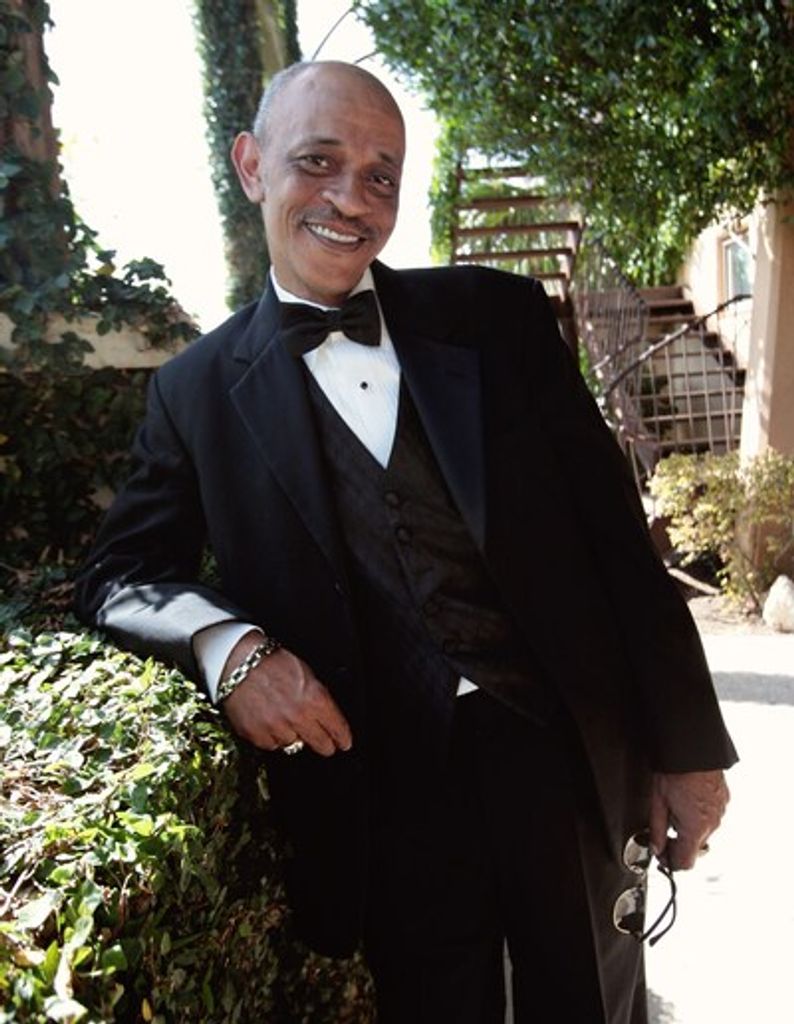 Carl Eugene Compton Profile Photo