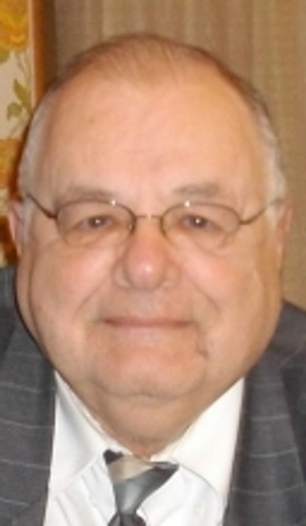 Gus  E. Swanson