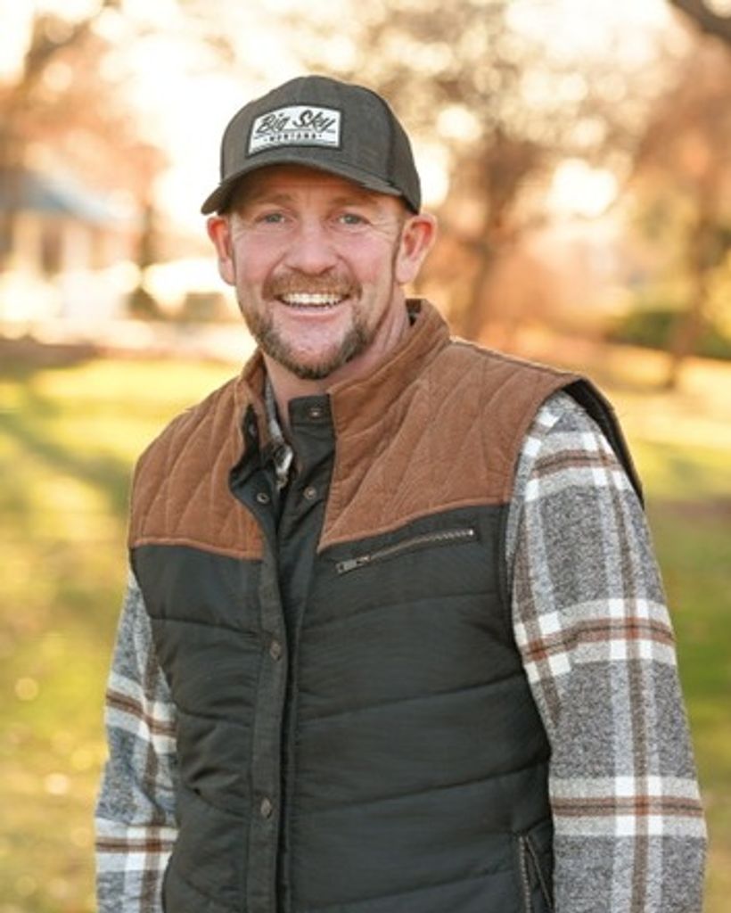 Brady Lynn Hight Profile Photo
