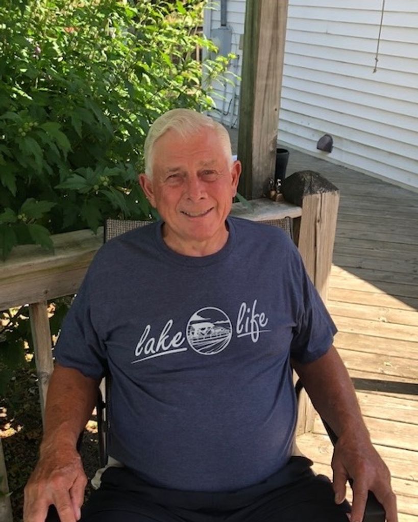 Charles "Chuck" Mollenkamp Profile Photo