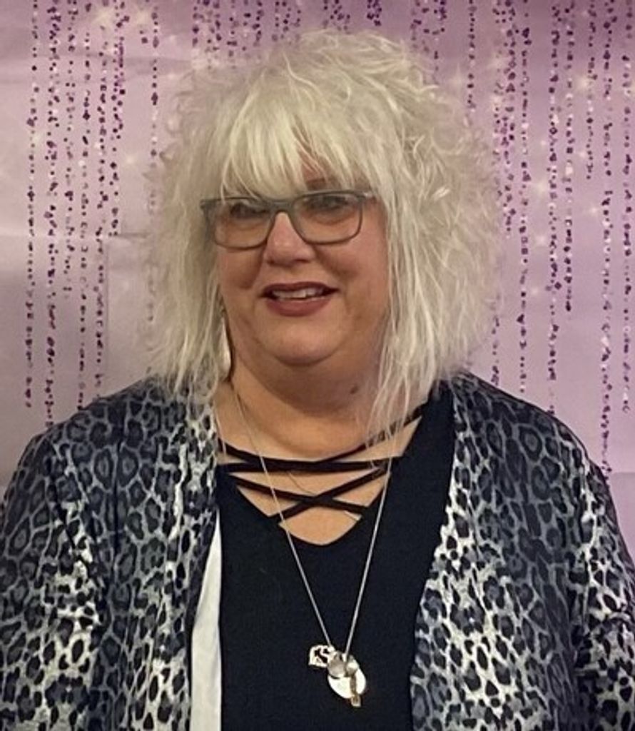 Dina Lynn Stom Profile Photo