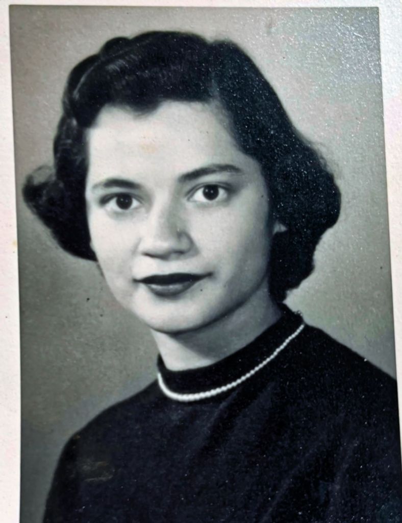 Sandra Roth Profile Photo