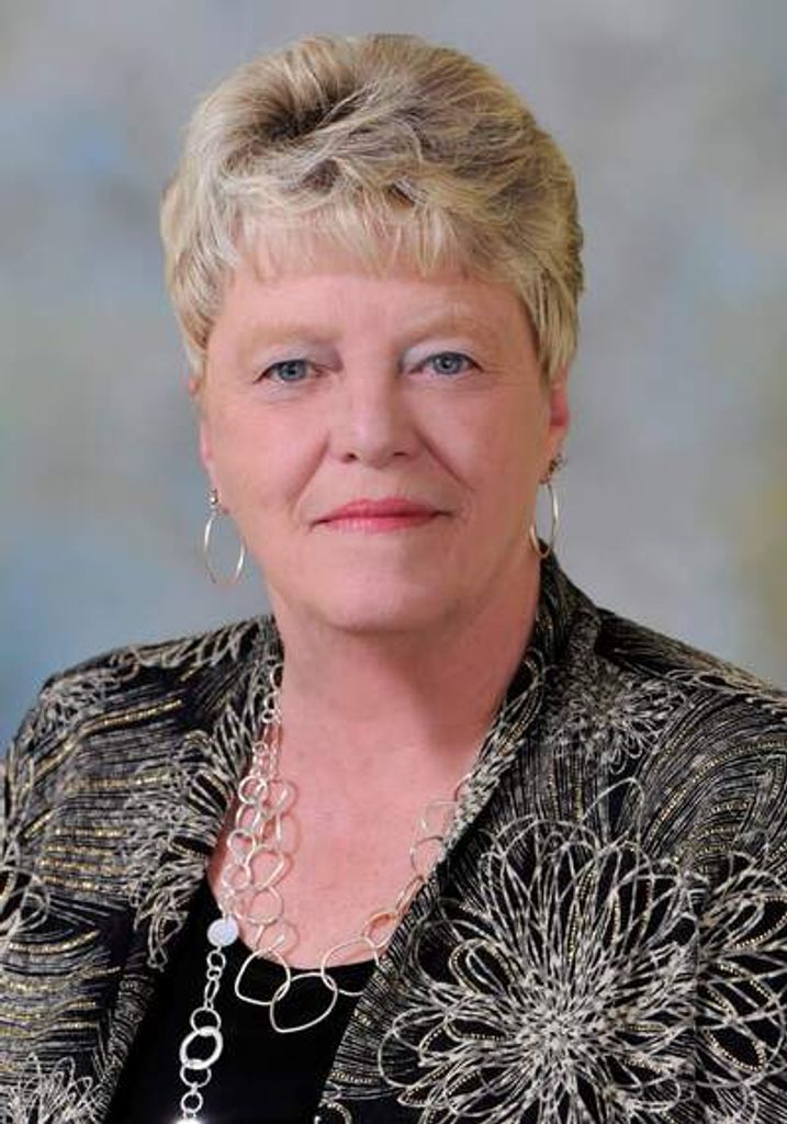 Lorine "Lori" Buzderewicz Profile Photo