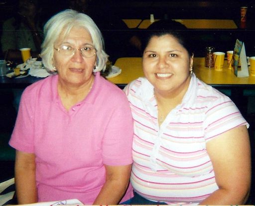 Yolanda C. Gonzalez photo gallery thumbnail 56 of 357