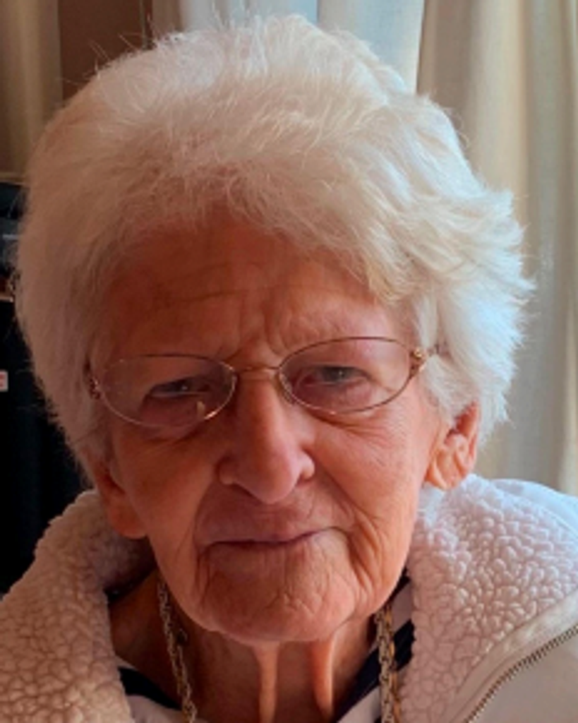 Gloria Elizabeth Mazzaglia