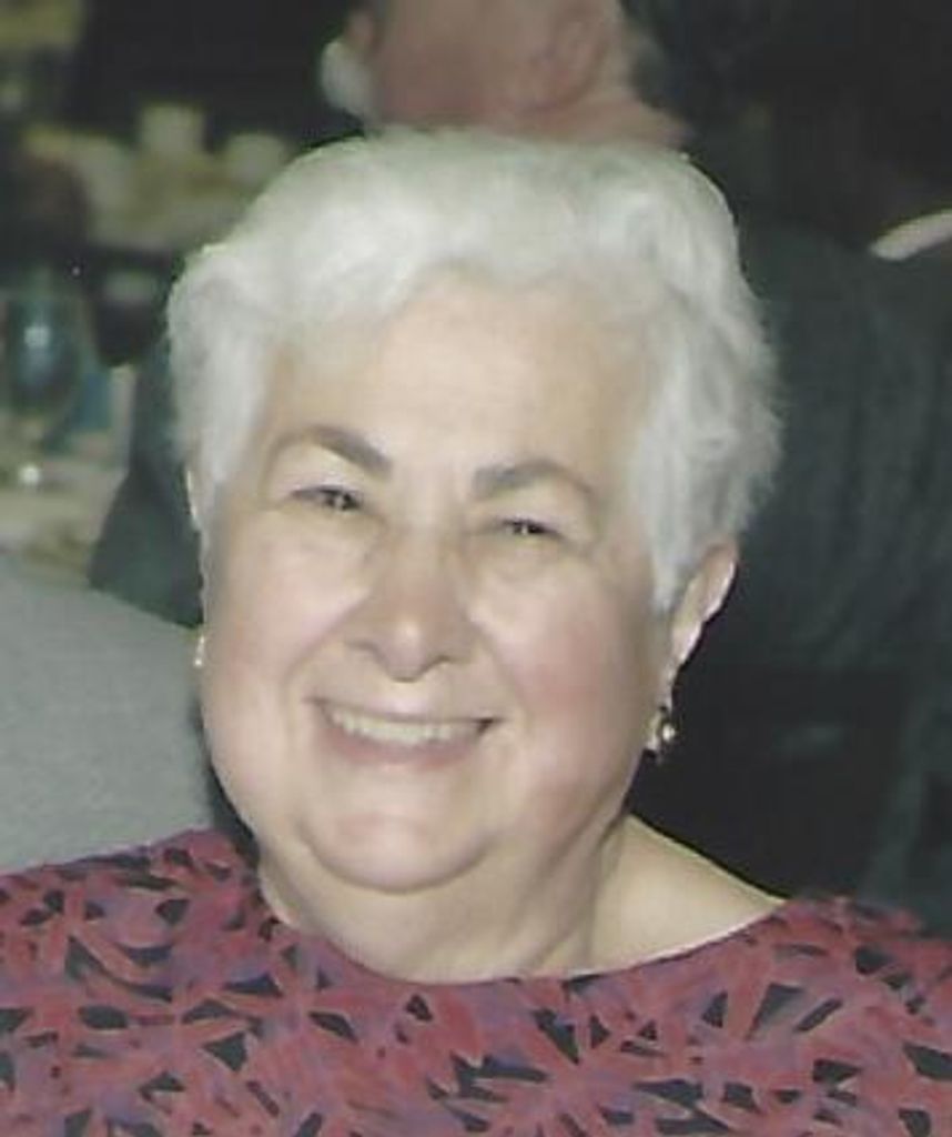 Maria T (Dipompo)  Lobosco Profile Photo